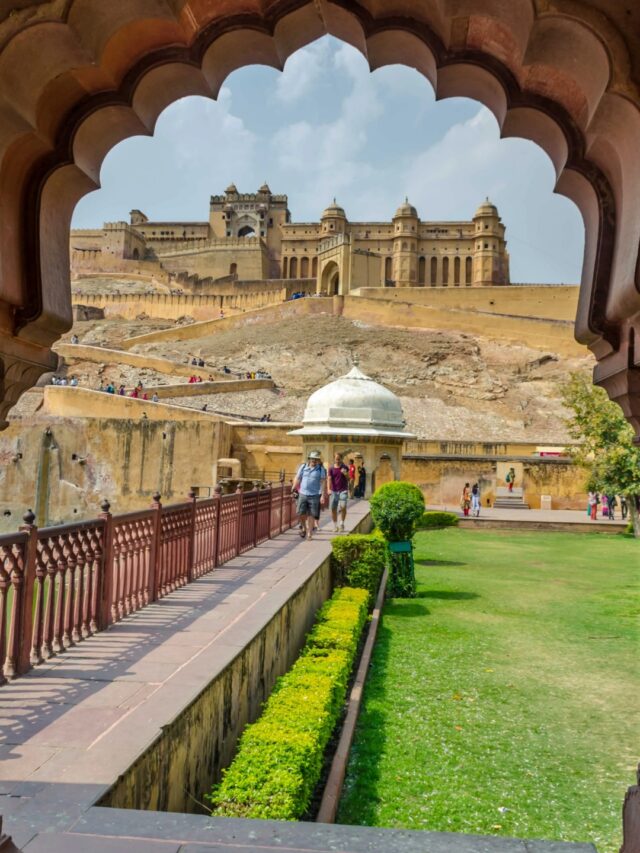 10 Places to explore in pink city Jaipur