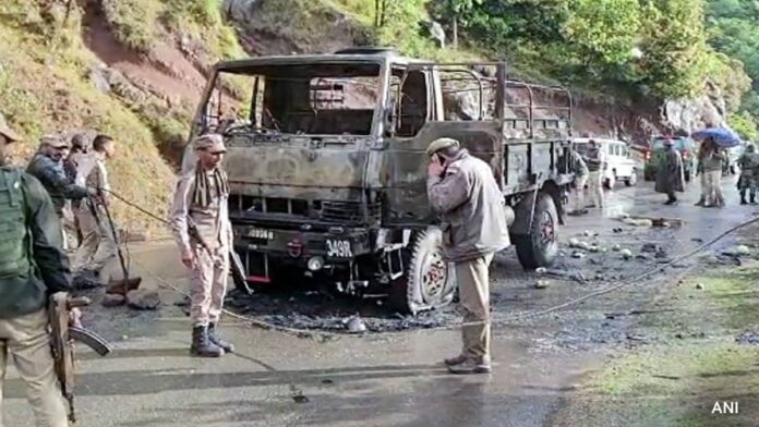 Terrorists attack in Jammu and Kashmir Five soldiers killed in ambush attack by terrorists