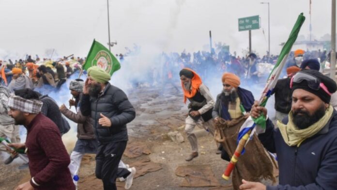 Haryana Police Fire Tear Gas at Protesting Farmers on Shambhu Border